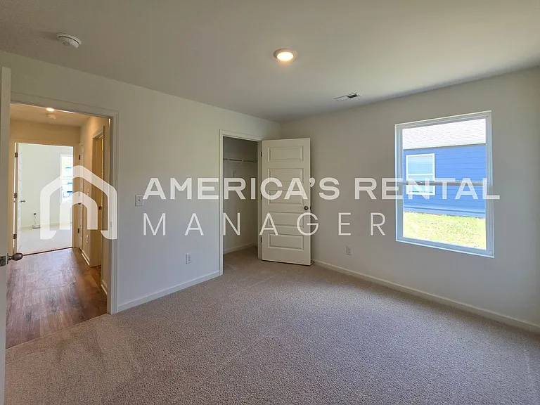 609 Aberdeen Trce — Photo 16