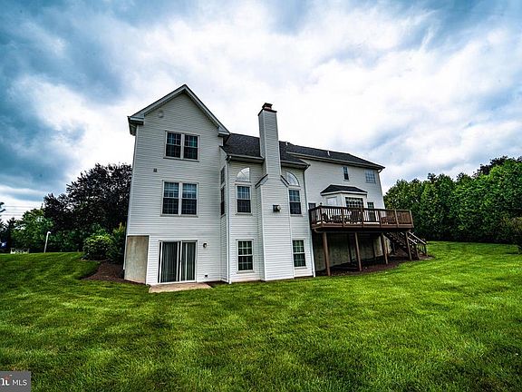 2nd image of 335 Vista Dr