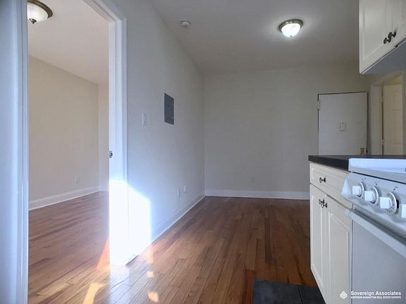 4th image of 242 Bradhurst Ave APT 33