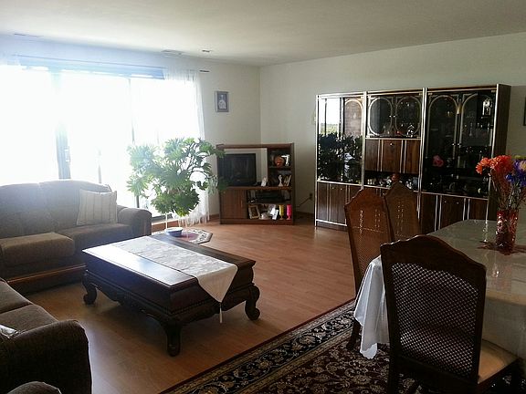 4th image of 1727 W Crystal Ln Unit 703
