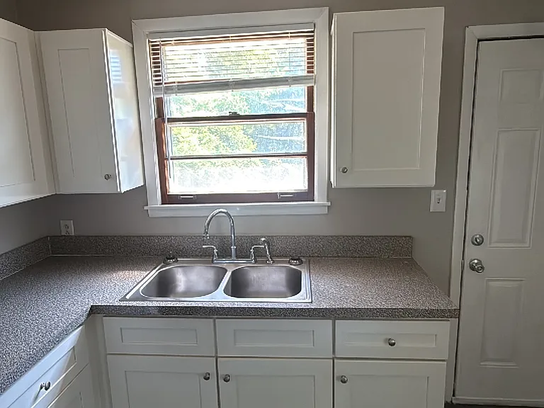 541 Ben Allen Rd — Photo 3