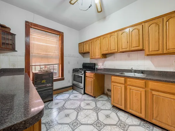 454 E 48th St #6FAM, Brooklyn, NY 11203