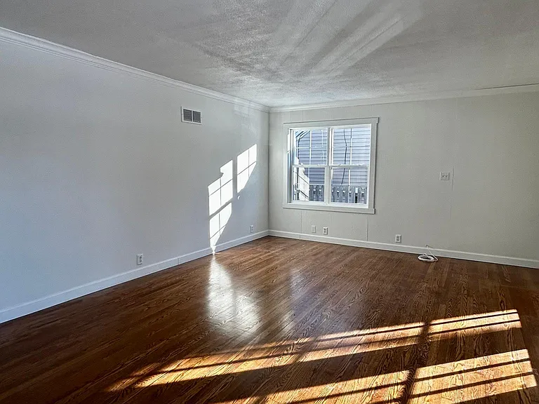 5929 Delmar St — Photo 11