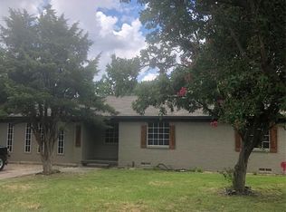 3005 Mark Twain Dr, Farmers Branch, TX 75234