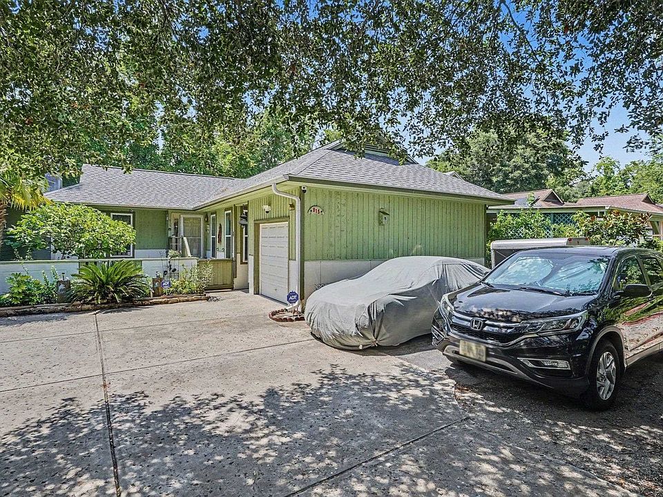 1st image of 815 Willow Trace