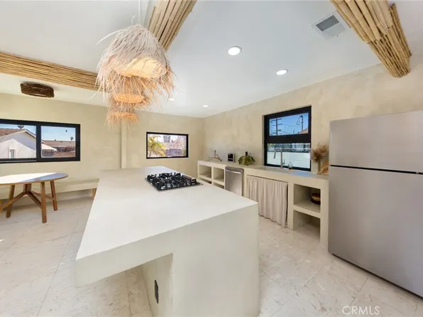 14900 Hubbard St, Sylmar, CA 91342