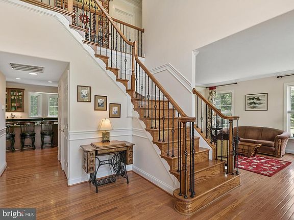 2nd image of 9295 Broadlands Ln