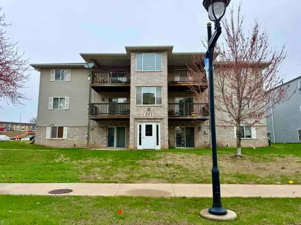 203 5th St APT 4, Coralville, IA 52241