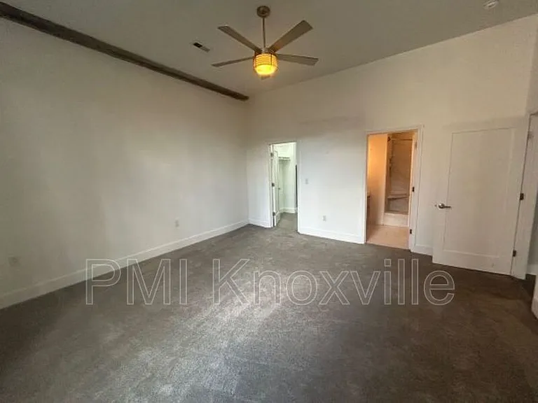523 N Bertrand St #205 — Photo 9