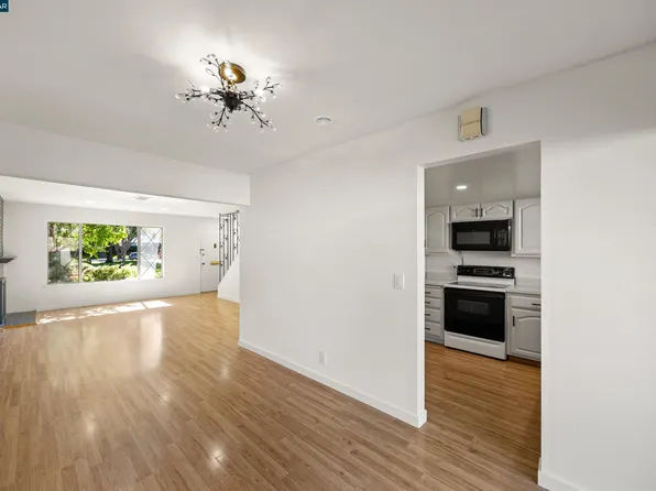 36 Miramonte Dr, Moraga, CA 94556