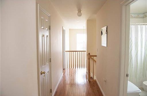 5th image of 8 Victoria Dr #708