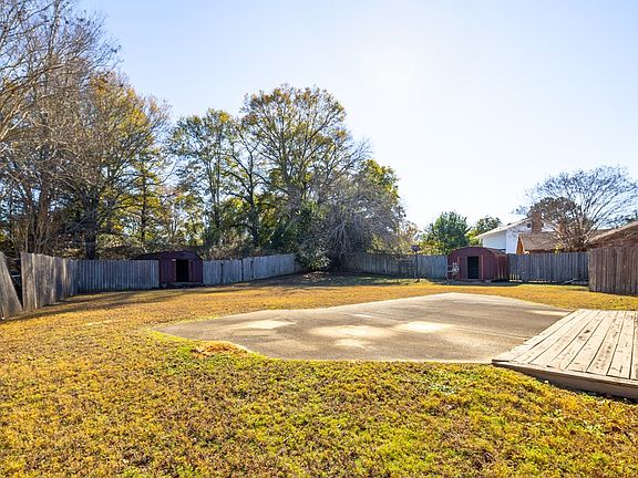 5th image of 2302 Dobbs Dr