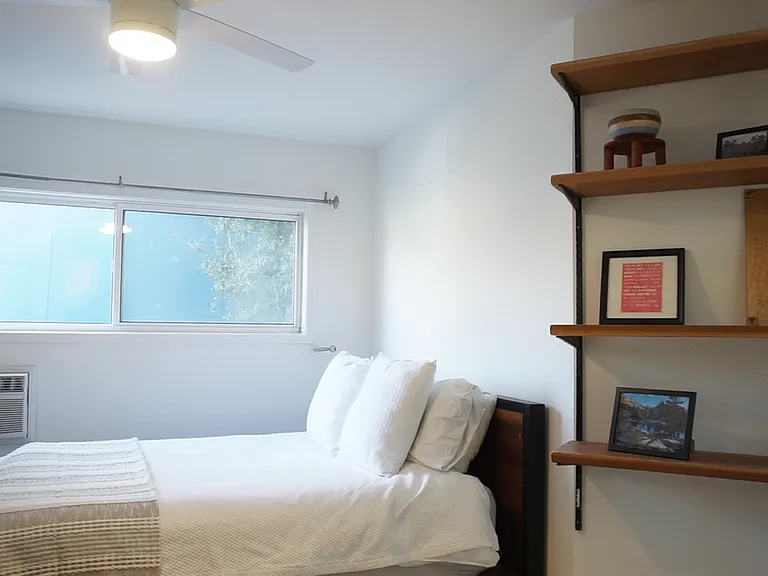 8038 Blackburn Ave #5 — Photo 3