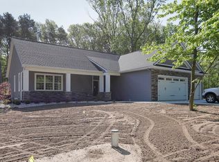 2035 Toscana St, Kalamazoo, MI 49009