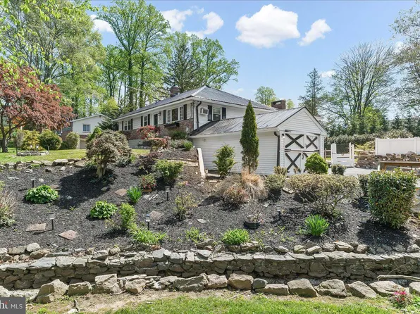 225 Chestnut St, Newtown Square, PA 19073