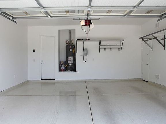 3rd image of 3458 E Loma Vista St
