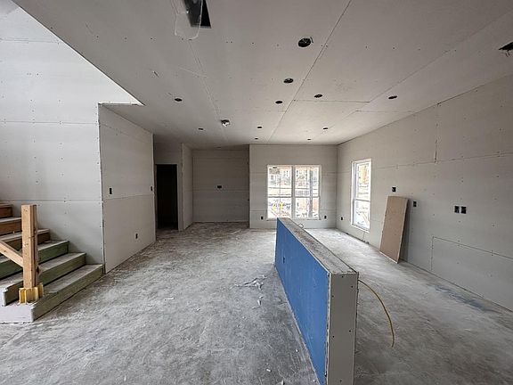 4th image of 1609 Elise Ave