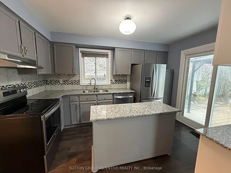 90 Moon Dr — Photo 8