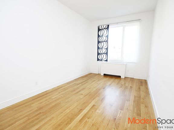 4th image of 3265 37th St #2