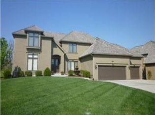 9536 Deer Run St, Lenexa, KS 66220