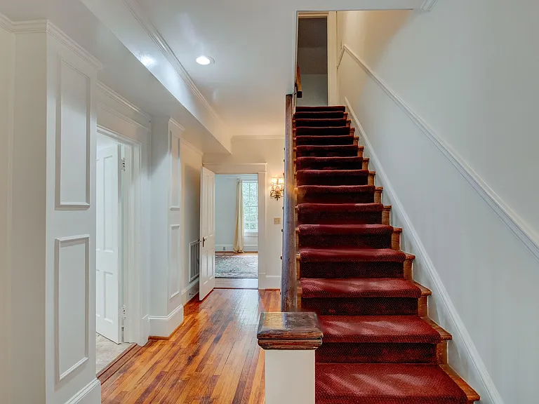 9 Shorter Cir SW — Photo 10