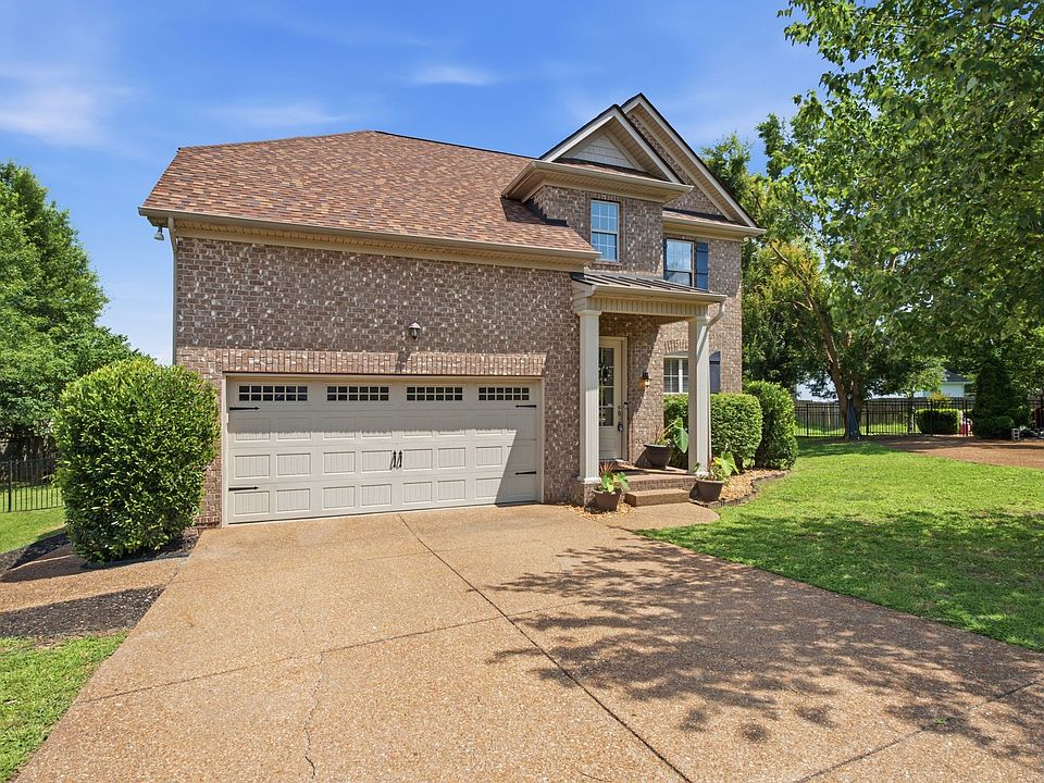 1st image of 105 Porter Ct