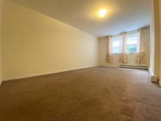 4th image of 2963 Ocean Pkwy APT Bf