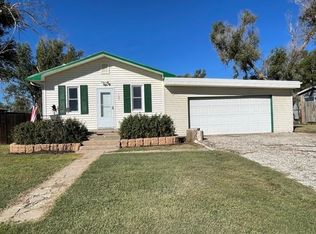 105 N Maple St, Cimarron, KS 67835
