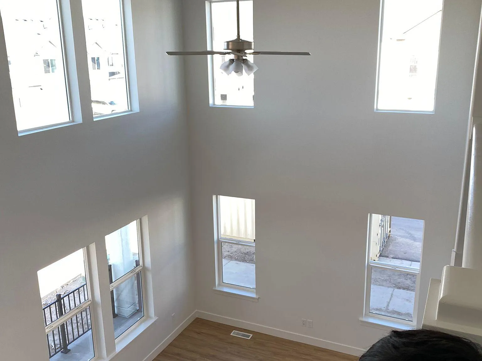 3 bed, 2.5 bath, 2288 sqft, $2,600 — Photo 3