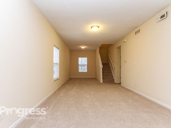 3rd image of 1530 Evergreen Dr