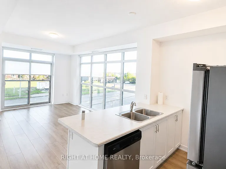 450 Dundas St E #306 — Photo 4