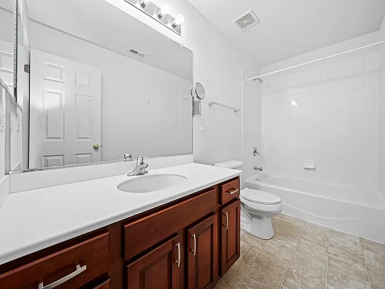 760 Lambert Ln #96-1 — Photo 9