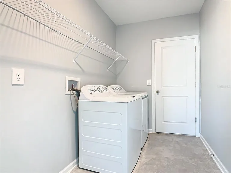 1033 Holden Way — Photo 20