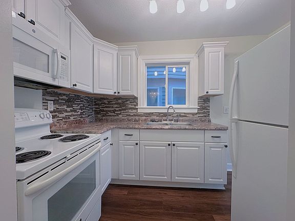 4th image of 2922 Hoyt Ave #101