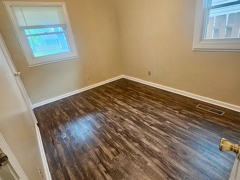 418 W Janet Dr — Photo 2
