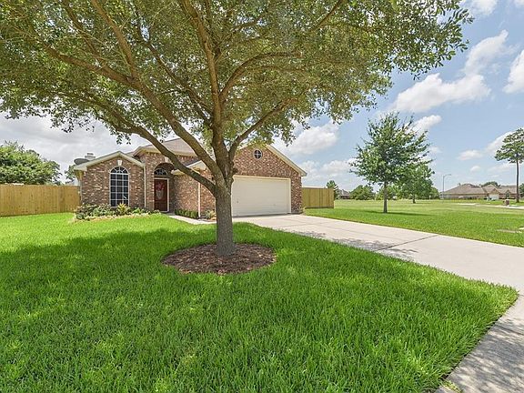 2nd image of 6115 Pine Lakes Dr