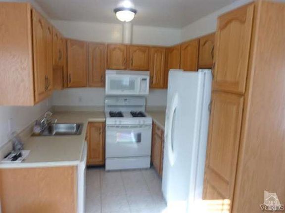 5th image of 662 E Joyce Dr