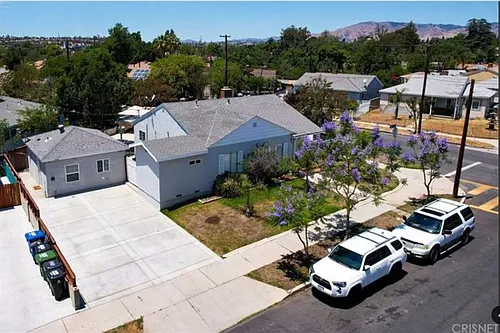 12609 Norris Ave Photo 1