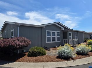 613 Royalty Cir NE, Salem, OR 97301