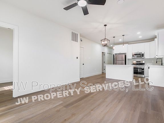 3rd image of 3016 Spain St