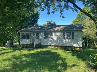 113 Maple Ridge Dr, King, NC 27021