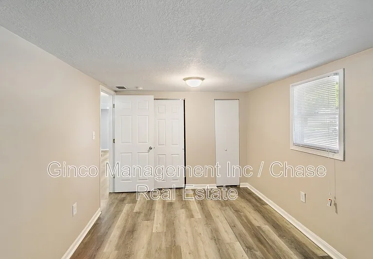 502 E High St — Photo 8