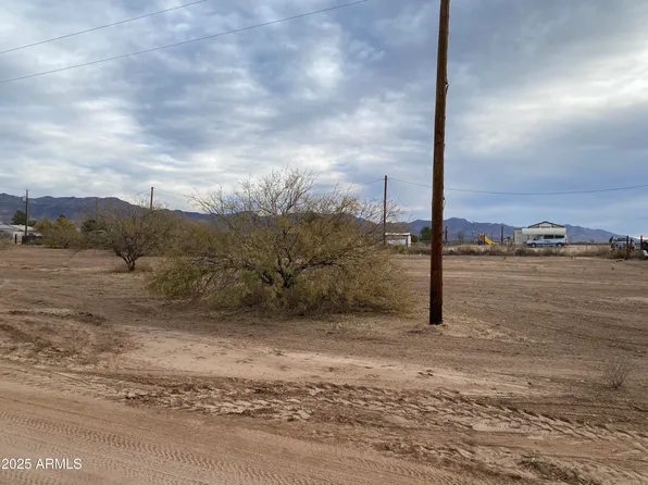 27305 S OLD SCHOOL Road #-, Congress, AZ 85332