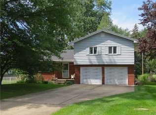 1009 Ogontz Ave, Maumee, OH 43537