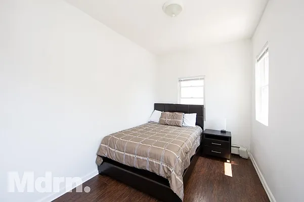 Rented by Mdrn Residential | media 34