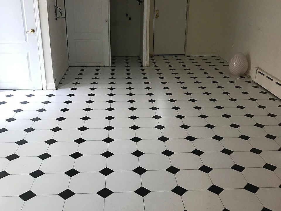 1st image of 112 27th Ave #1