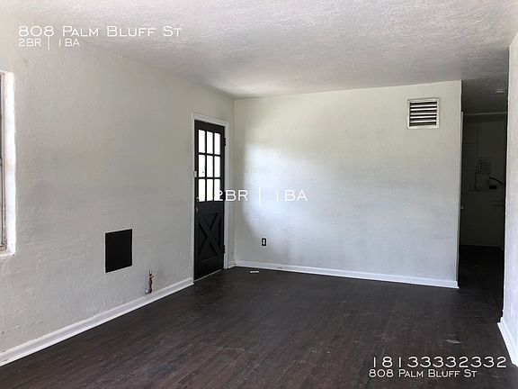2nd image of 808 Palm Bluff St