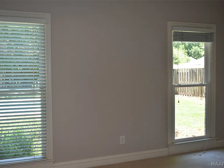 8212 Glynnwood Dr — Photo 35