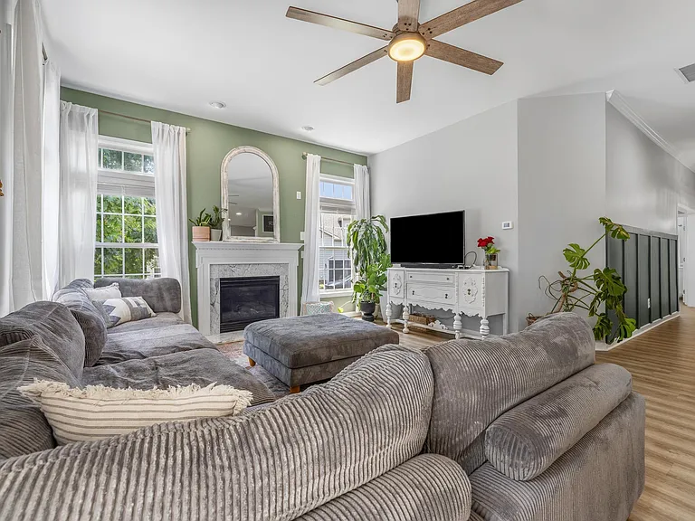 137 Whispering Woods Pl — Photo 42