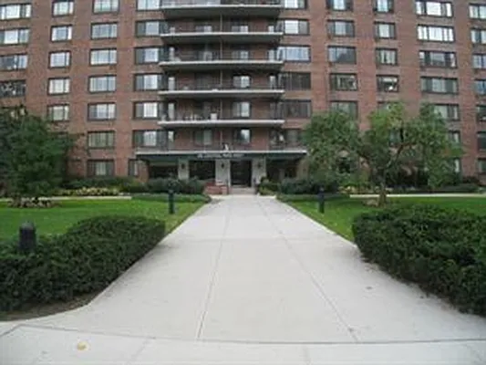Rented by Douglas Elliman | media 8